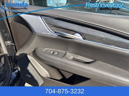 Used 2023 Cadillac XT5 Premium Luxury image 17