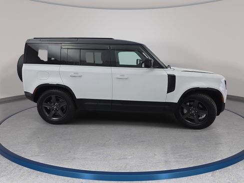 Certified 2022 Land Rover Defender 110 X-Dynamic SE image 4
