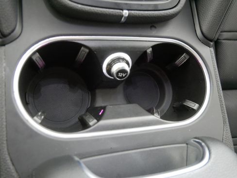 Used 2022 Porsche Cayenne Platinum Edition image 30