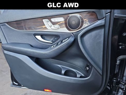 Used 2017 Mercedes-Benz GLC 300 4MATIC image 27