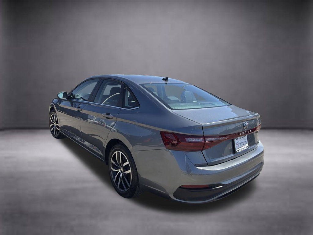 Used 2025 Volkswagen Jetta SE FWD image 7