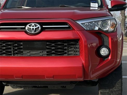Used 2020 Toyota 4Runner image 8