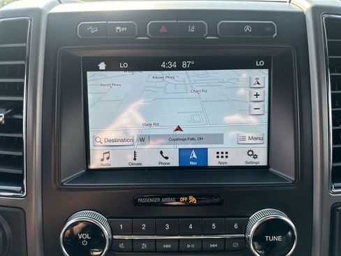 Used 2018 Ford Expedition XLT w/ Equipment Group 202A AWD/4WD image 21
