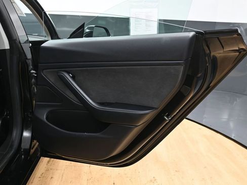 Used 2018 Tesla Model 3 Long Range image 39