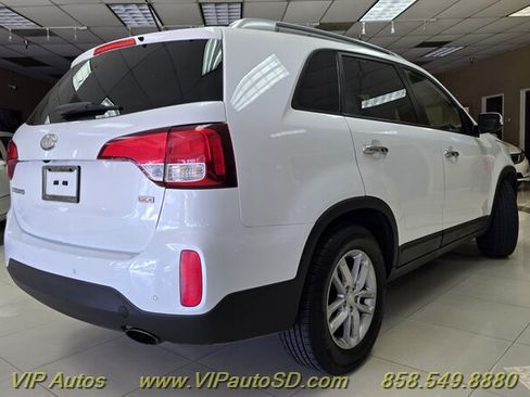 Used 2014 Kia Sorento LX FWD image 4