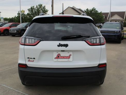 Used 2021 Jeep Cherokee Latitude Plus AWD/4WD image 4