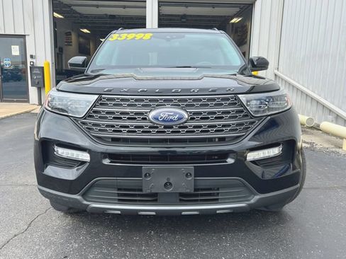 Used 2023 Ford Explorer XLT w/ Equipment Group 202A image 4