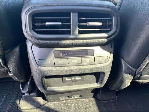 Used 2023 Honda Pilot Touring image 23