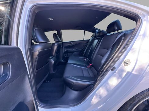 Used 2017 Honda Accord Sport image 81