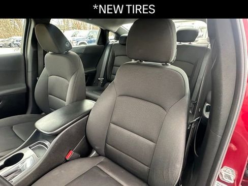 Used 2021 Chevrolet Malibu RS image 2