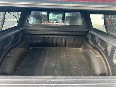 Used 2015 Ford F150 Lariat image 9