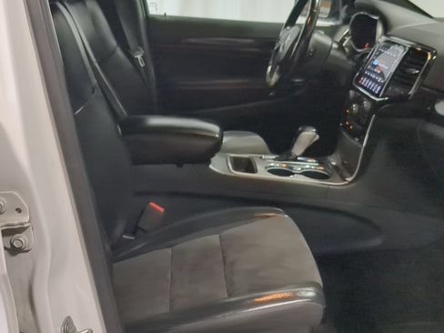 Used 2019 Jeep Grand Cherokee Altitude AWD/4WD image 27