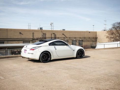 Used 2006 Nissan 350Z Coupe w/ (N93) Cargo Convenience Pkg image 36