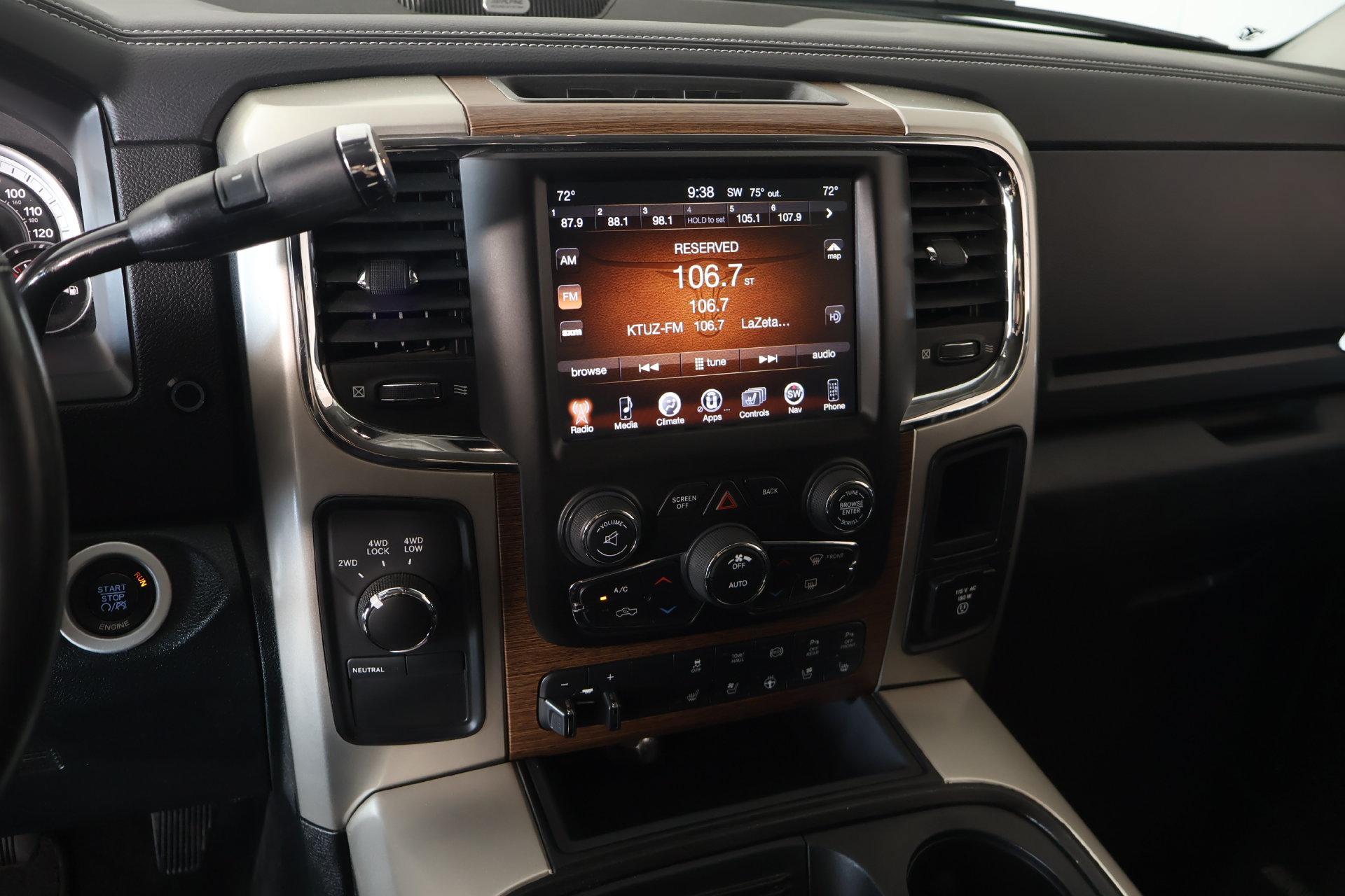 Used 2016 RAM 2500 Laramie w/ Sport Appearance Group AWD/4WD image 5