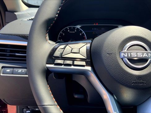 New 2025 Nissan Altima 2.5 SR w/ SR Premium Package image 21