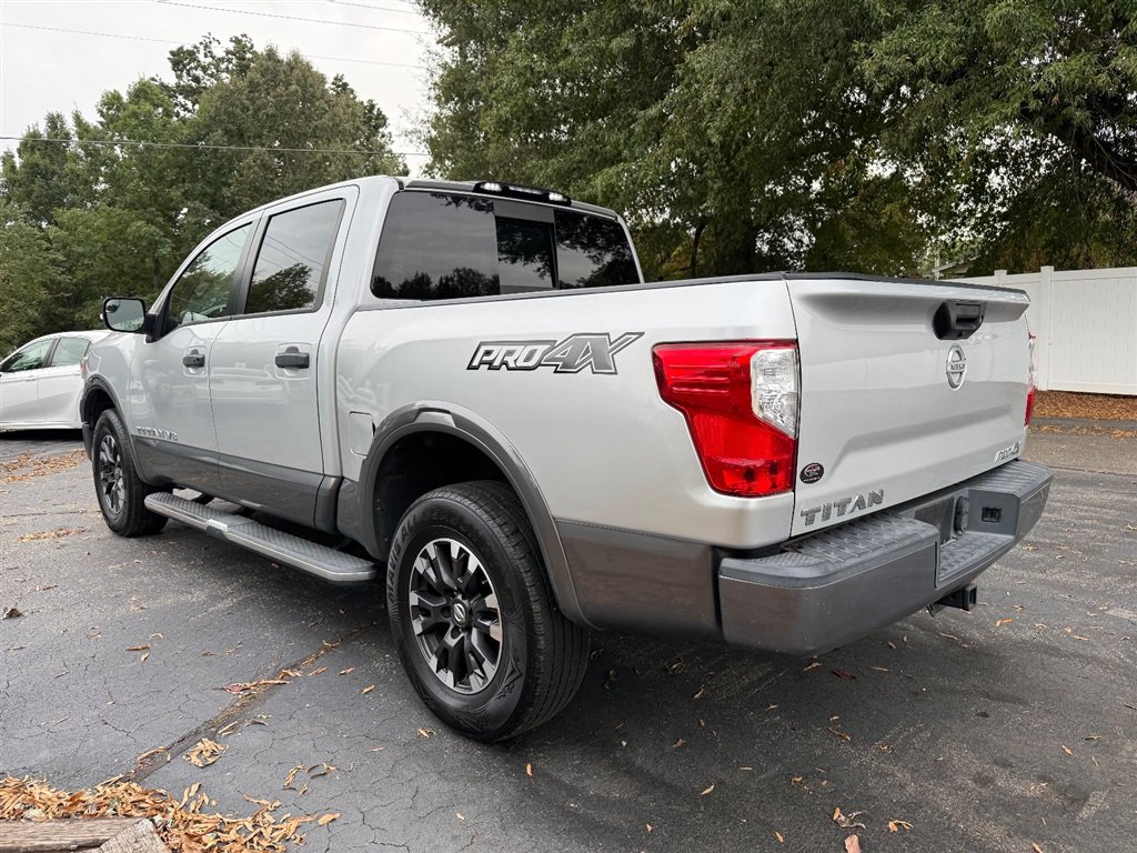 Used 2019 Nissan Titan PRO-4X AWD/4WD image 3
