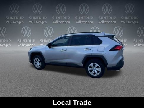 Used 2020 Toyota RAV4 LE FWD image 7