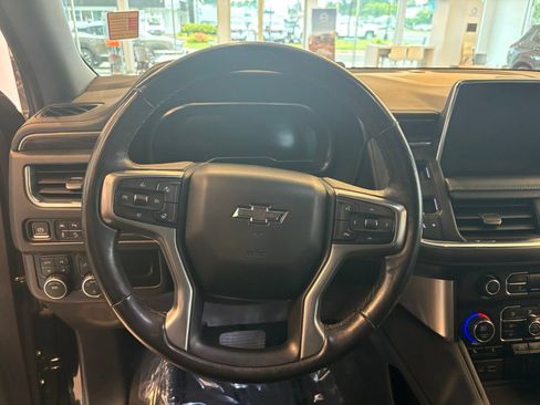Used 2022 Chevrolet Tahoe Z71 w/ Luxury Package AWD/4WD image 17