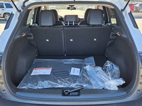 New 2026 Nissan Kicks SR FWD image 11