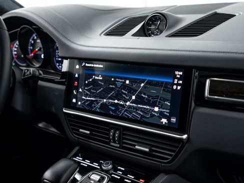 Certified 2022 Porsche Cayenne GTS AWD/4WD image 13