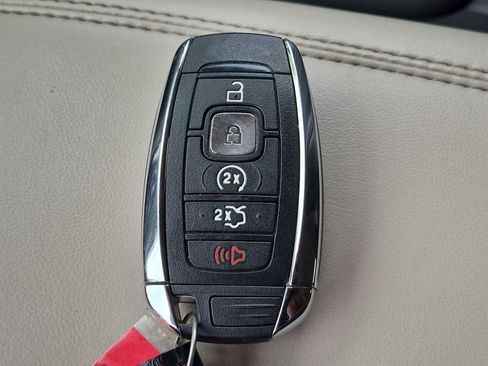 Used 2017 Lincoln MKC Select w/ Select Plus Package AWD/4WD image 34