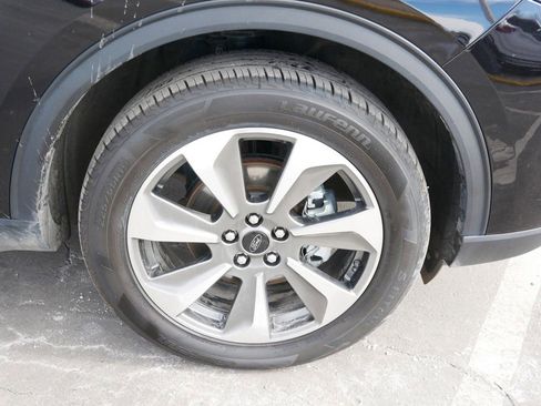 Certified 2025 Ford Escape Platinum AWD/4WD image 6