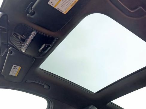 Used 2018 Mercedes-Benz GLC 300 image 8