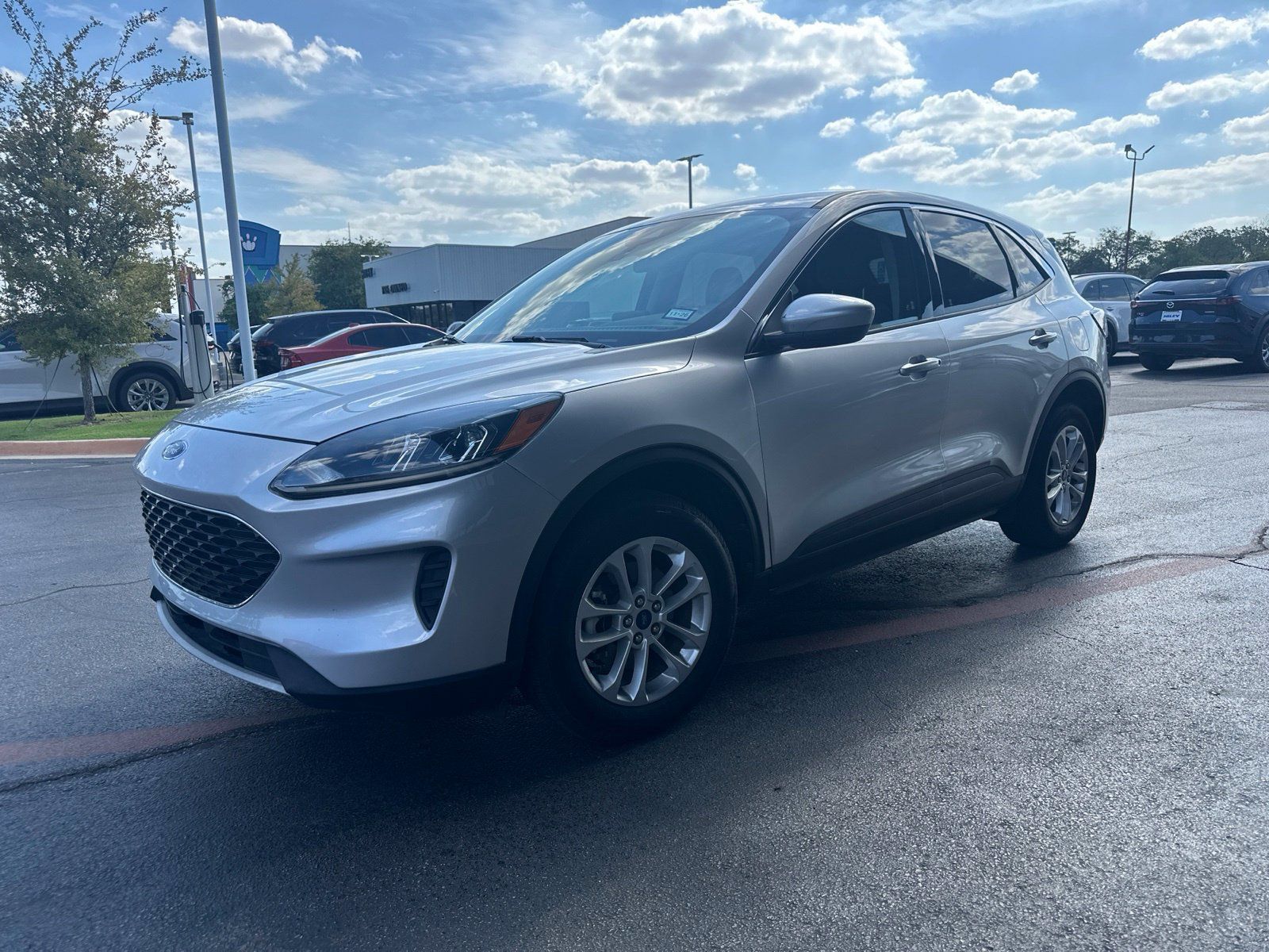 Used 2020 Ford Escape SE AWD/4WD image 2