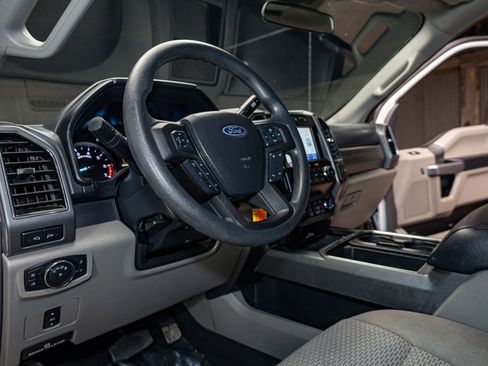 Used 2022 Ford F250 XLT w/ XLT Premium Package image 13