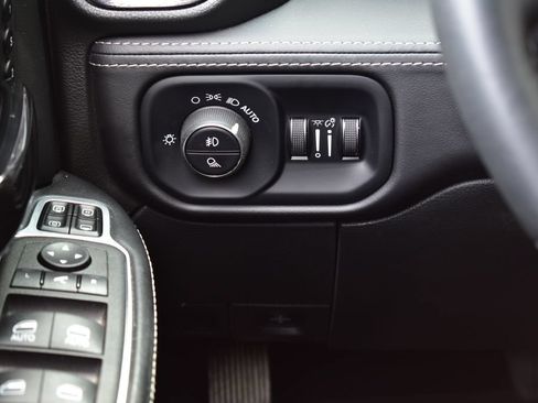 Used 2024 RAM 2500 Limited AWD/4WD image 51