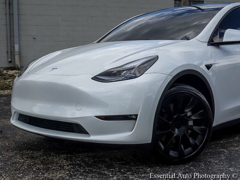 Used 2025 Tesla Model Y Long Range AWD/4WD image 3