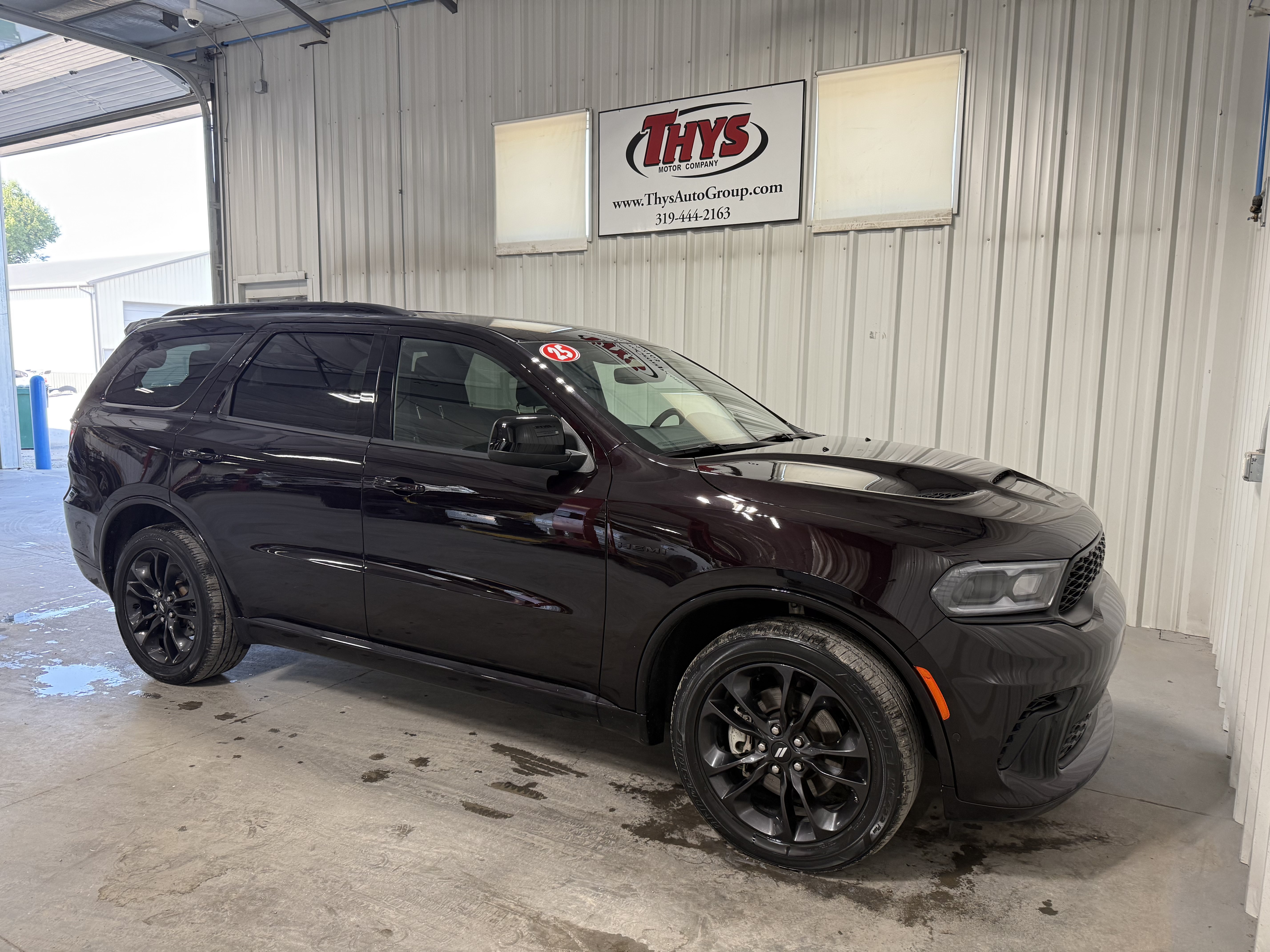 Used 2025 Dodge Durango R/T w/ Blacktop Package AWD/4WD image 1