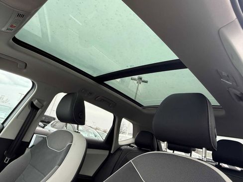 New 2026 Volkswagen Taos SE AWD/4WD image 8