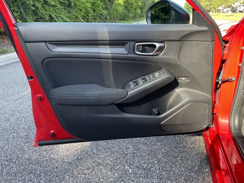 Used 2025 Honda Civic Sport image 13