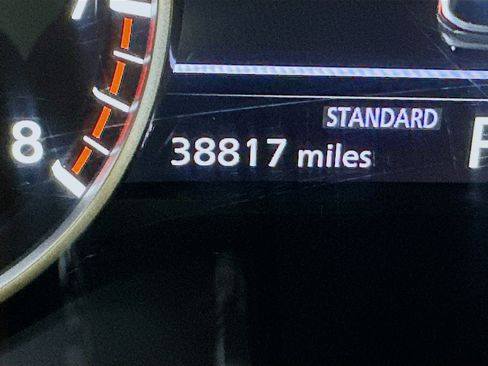 Used 2025 Nissan Pathfinder SV image 19