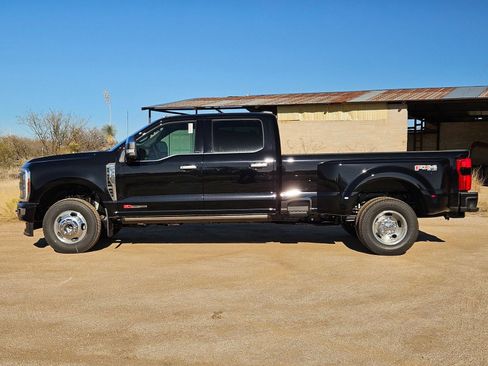 New 2026 Ford F350 Platinum w/ Platinum Plus Package AWD/4WD image 9