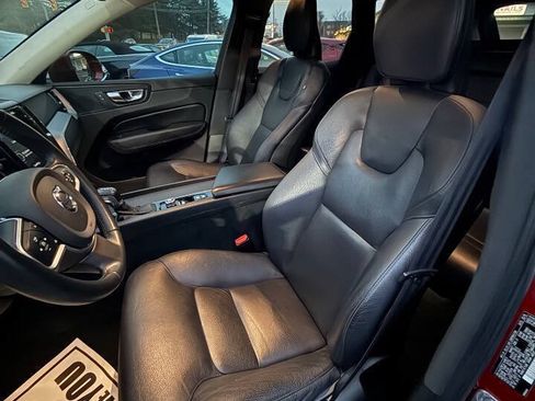 Used 2020 Volvo XC60 T6 Momentum AWD/4WD image 13