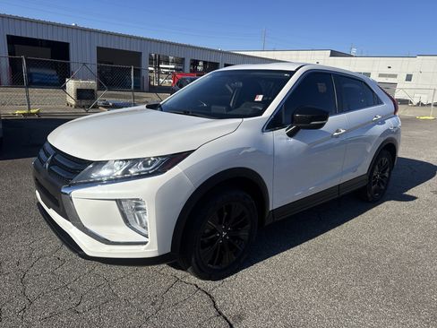 Used 2018 Mitsubishi Eclipse Cross LE image 3