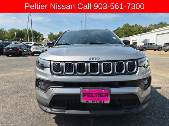 Used 2024 Jeep Compass Latitude AWD/4WD image 8