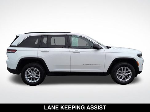 Used 2025 Jeep Grand Cherokee Laredo X AWD/4WD image 6