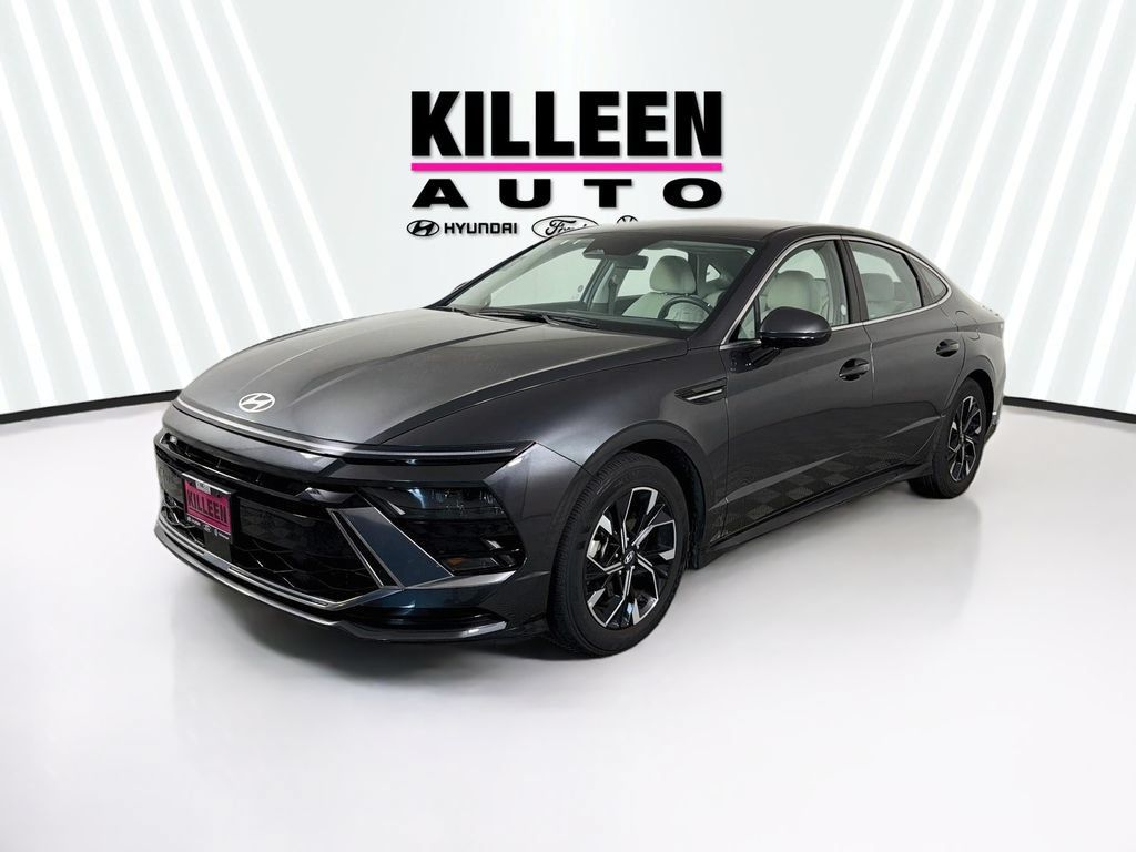 Used 2025 Hyundai Sonata SEL FWD image 3