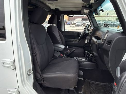 Used 2015 Jeep Wrangler Unlimited Sport w/ Quick Order Package 24S AWD/4WD image 39