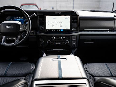 Used 2025 Ford F250 Platinum image 32