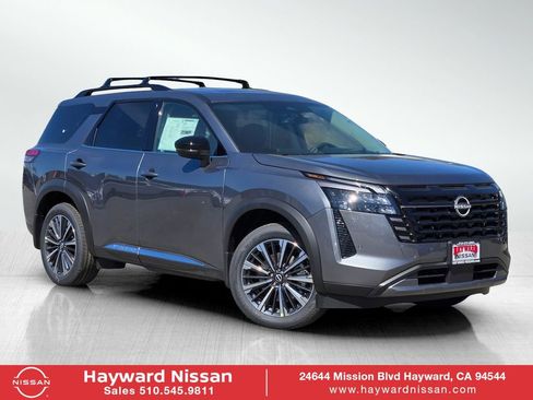 New 2026 Nissan Pathfinder Platinum w/ Cargo Package image 1