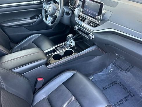 Used 2024 Nissan Altima 2.5 SR FWD image 17
