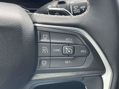 New 2025 Jeep Grand Cherokee L Limited w/ Trailer Tow Package image 32