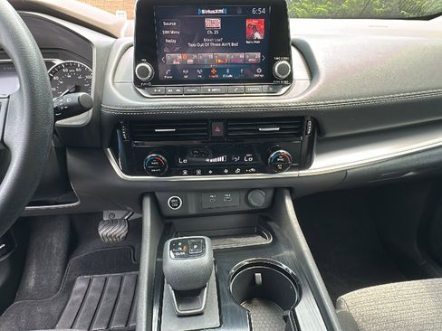 Certified 2022 Nissan Rogue SV image 19