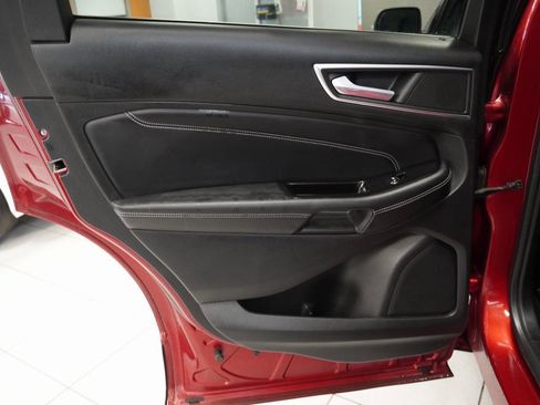 Used 2016 Ford Edge Titanium w/ Technology Package image 24