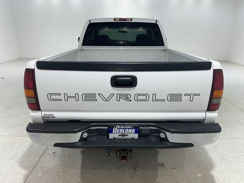 Used 2000 Chevrolet Silverado 2500 W/T w/ Firm Ride Suspension Pkg image 4