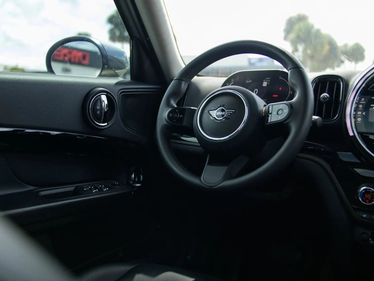 Used 2023 MINI Cooper Countryman FWD image 33